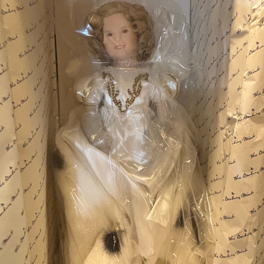 Shirley Temple Collector Doll "Little Princess" Danbury Mint.  Unopened!